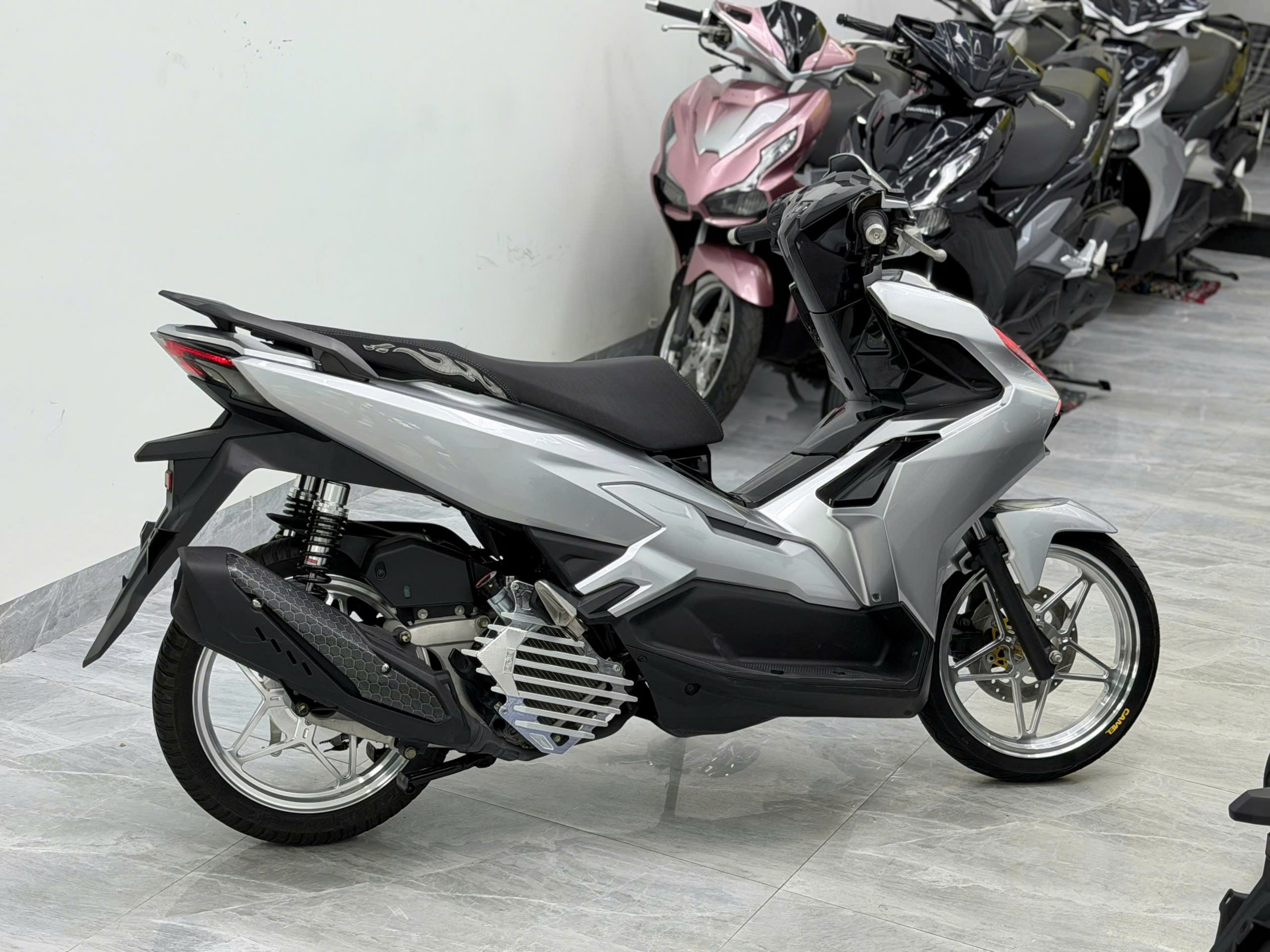 AB 125 full kiểng bạc porsche - Ảnh 4