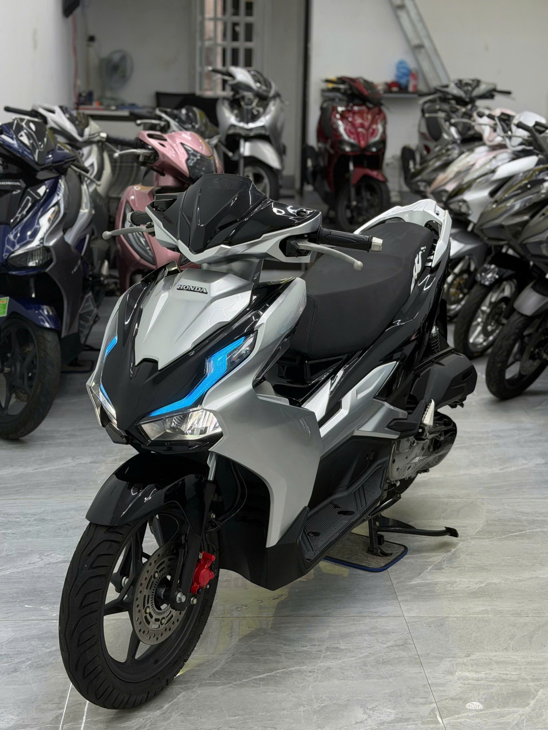 AB 160 Abs 2025 - Ảnh 2