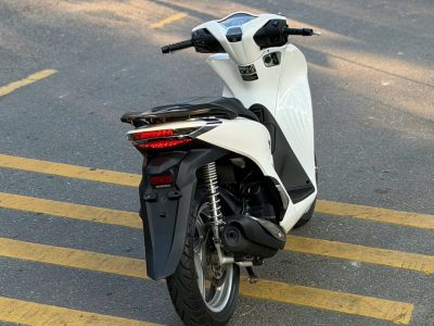 Alternative view of SH 125i 2024 odo 1000km