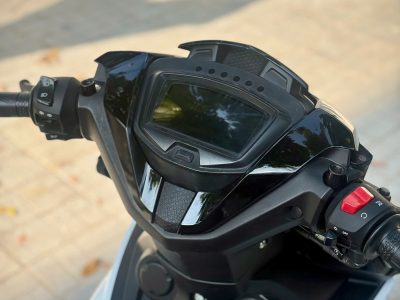 Alternative view of Exciter 150 mẫu Led rin sạch sẽ
