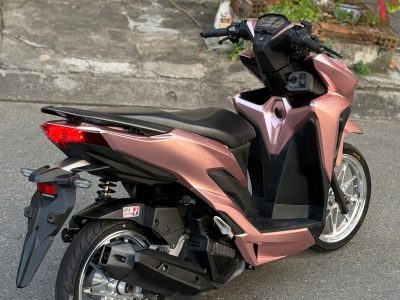 Alternative view of Vario 125 full kiểng (hồ sơ cầm tay bấm số ngay)