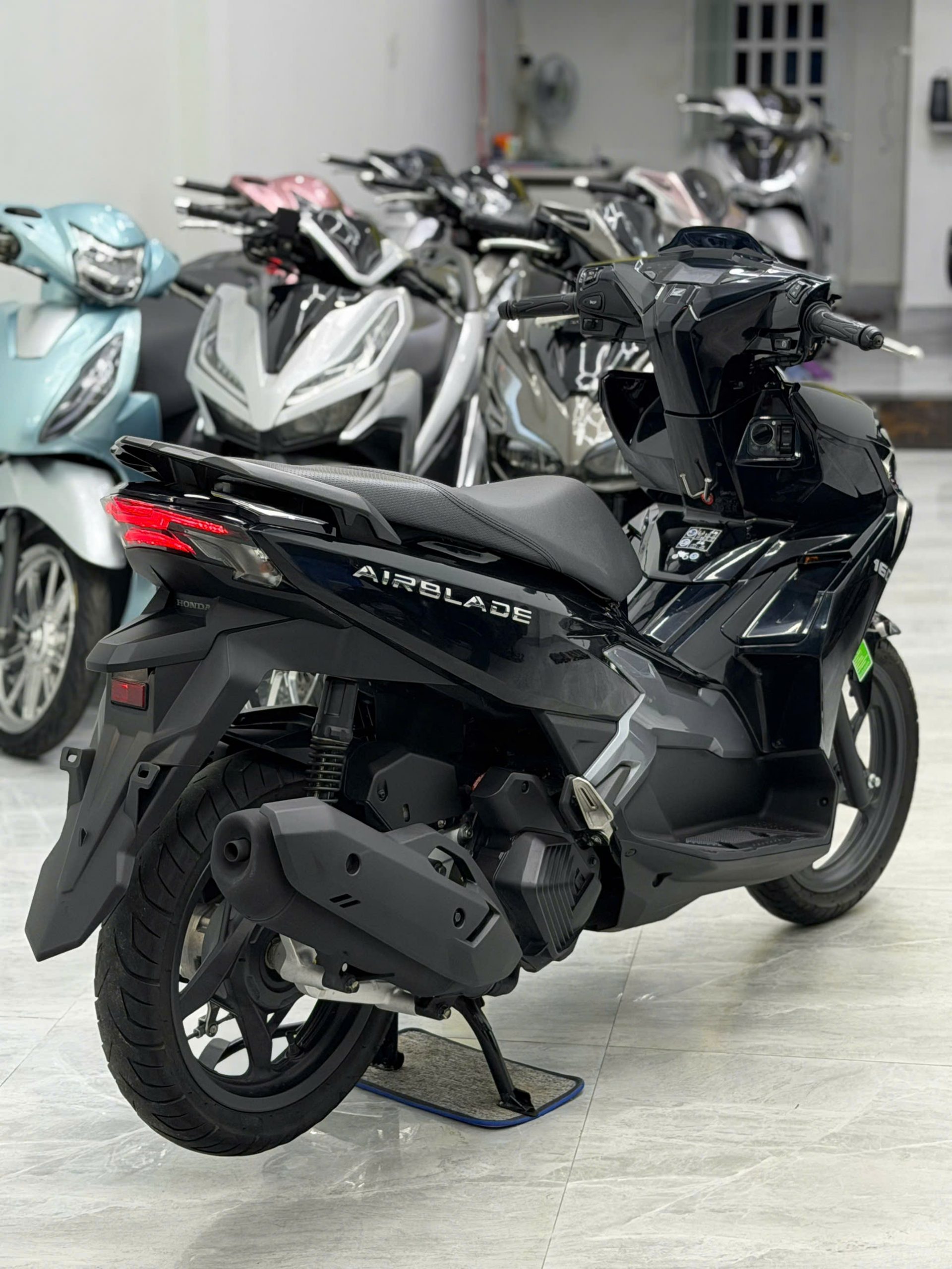 AB 160 đăng ký tháng 8/2025 odo 1000km - Ảnh 4