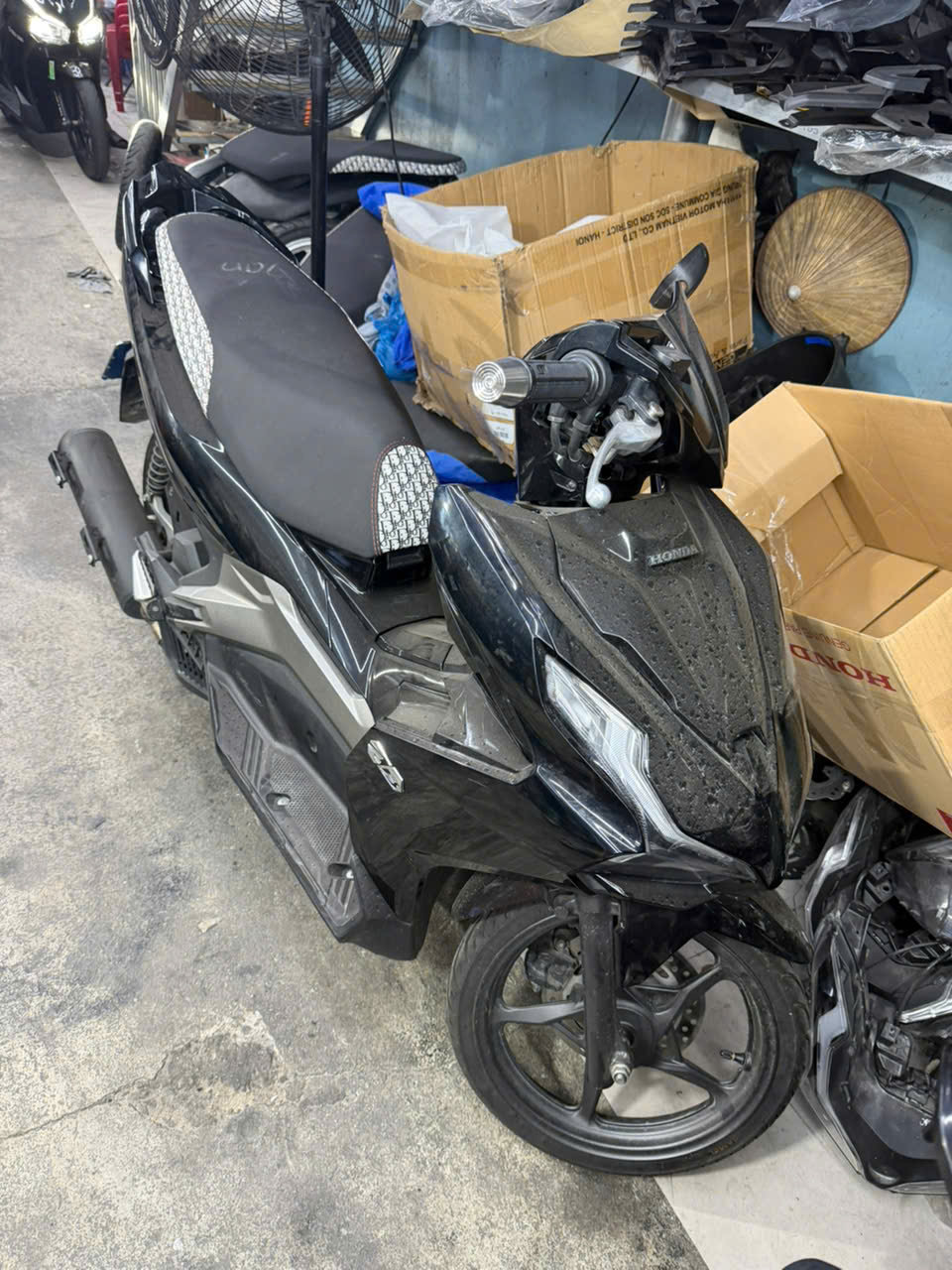 AB 125 2val đen bóng