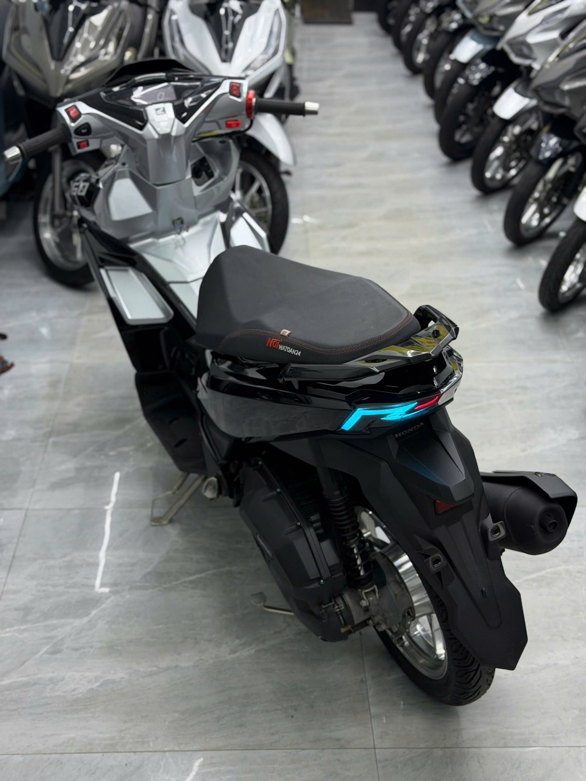 AB 160 kiểng nhẹ - Ảnh 3
