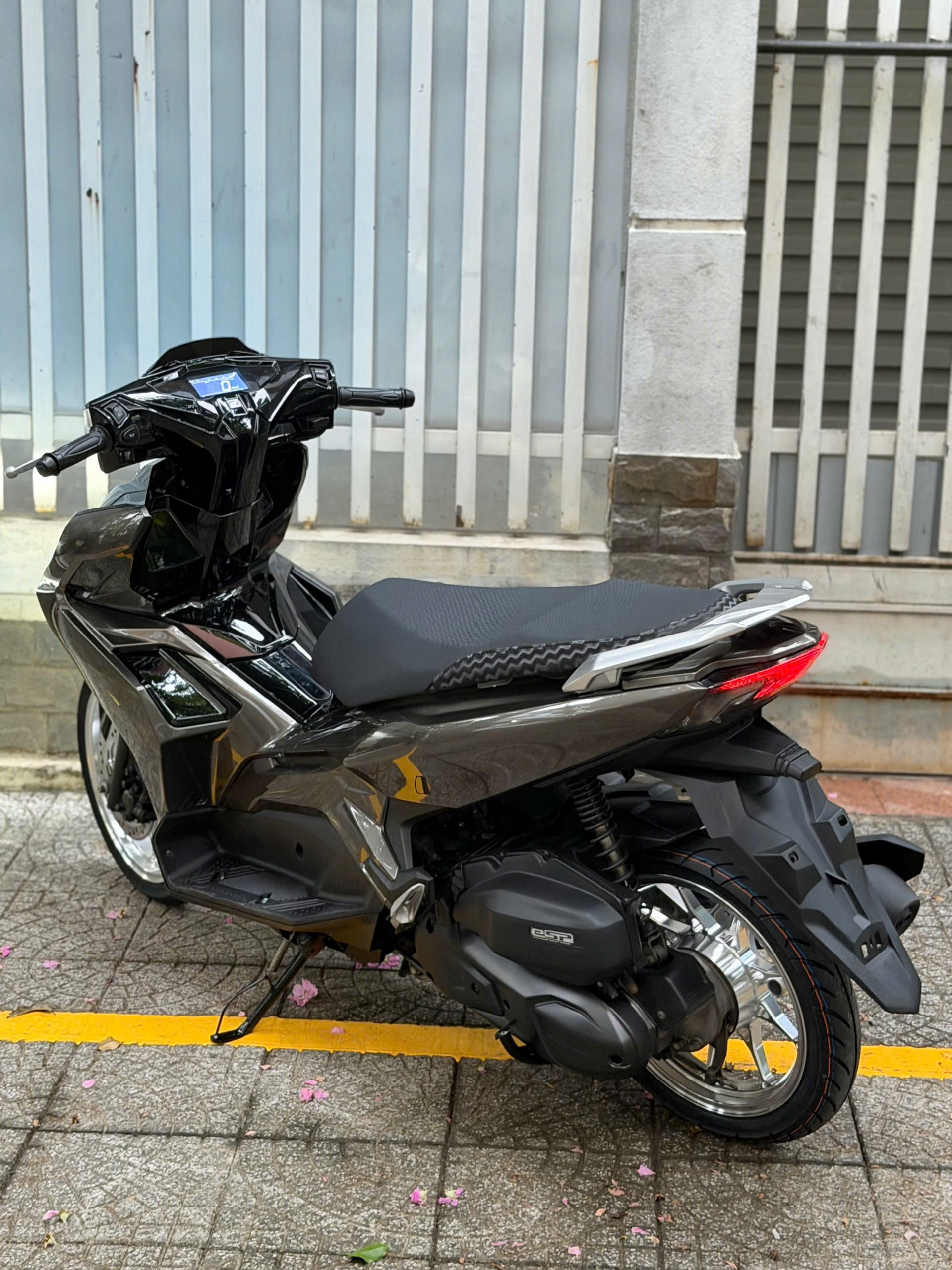 AB 125 zin kiểng nhẹ (Hồ sơ sẵn bấm số ngay) - Ảnh 2