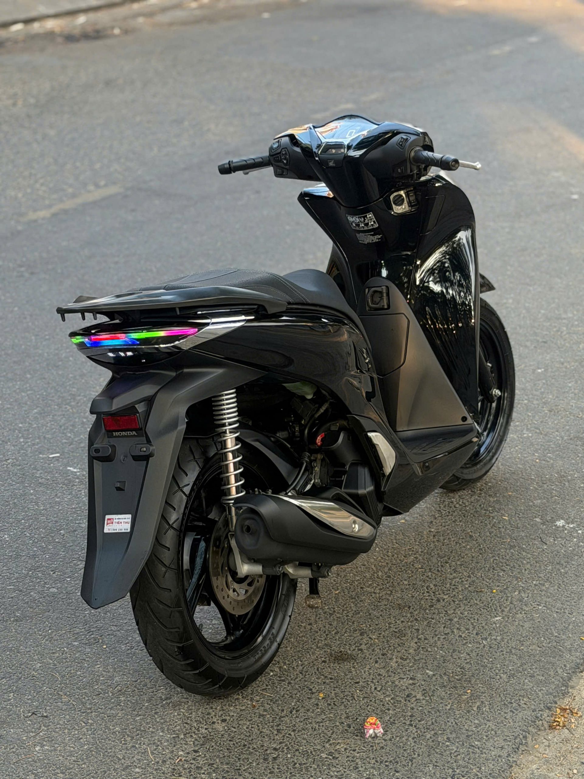 SH 125 2025 odo 3000km (Hồ sơ sẵn bấm số ngay) - Ảnh 2