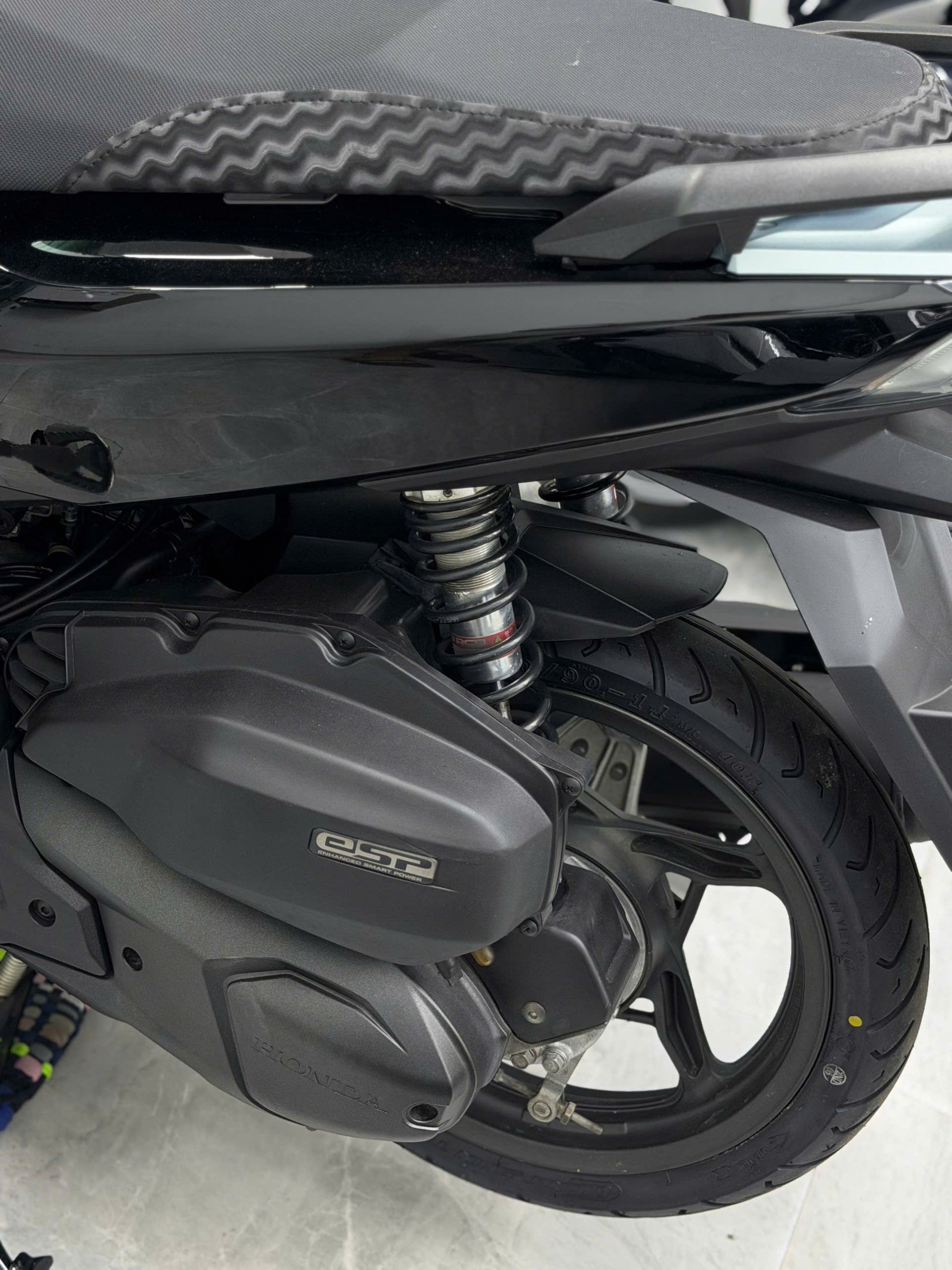 AB 125 up áo xanh tech 2025 lên audi phụt RCB - Ảnh 3
