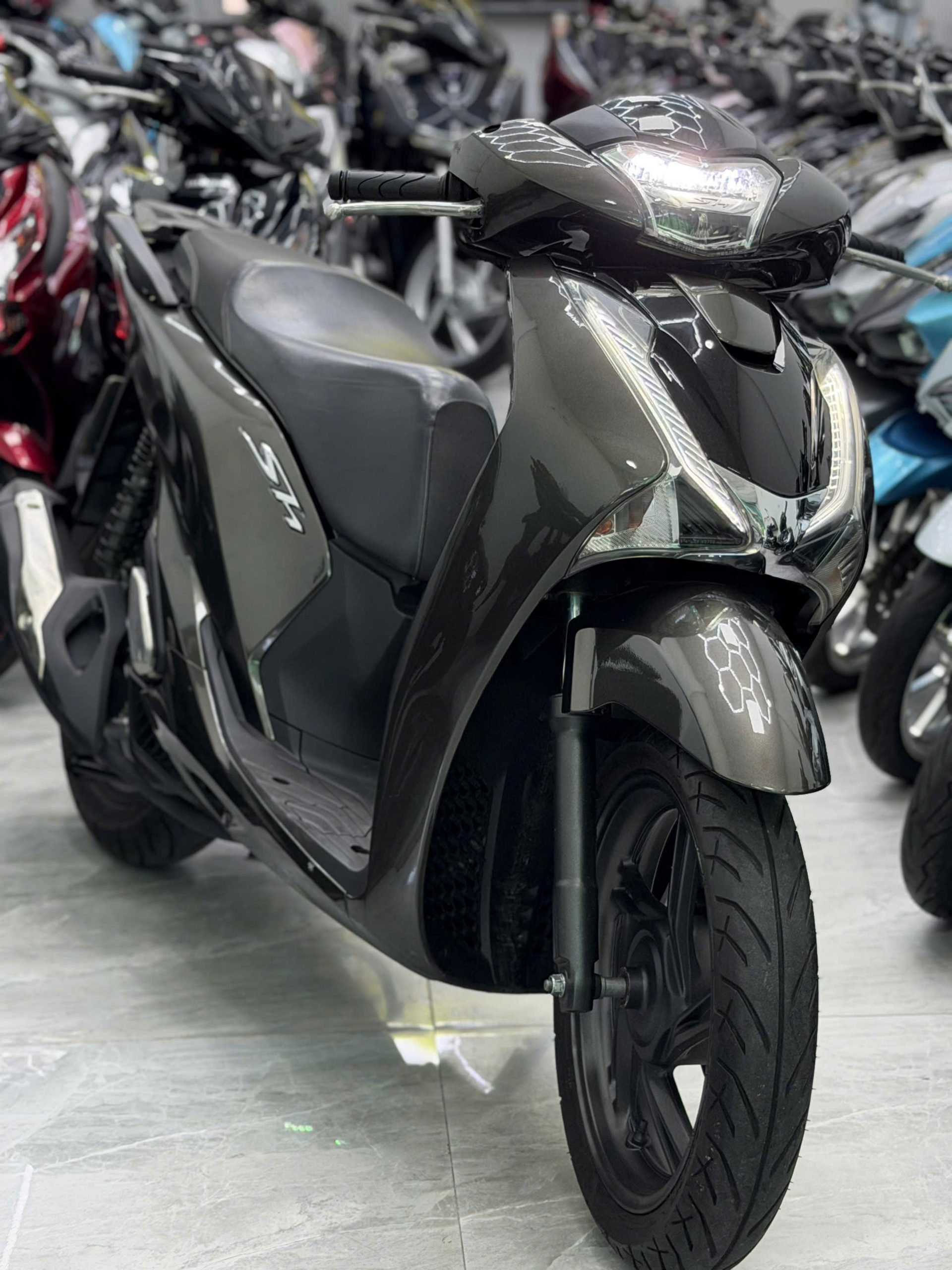 SH 125 mẫu cũ xám lampo (Hồ sơ sẵn bấm số ngay)