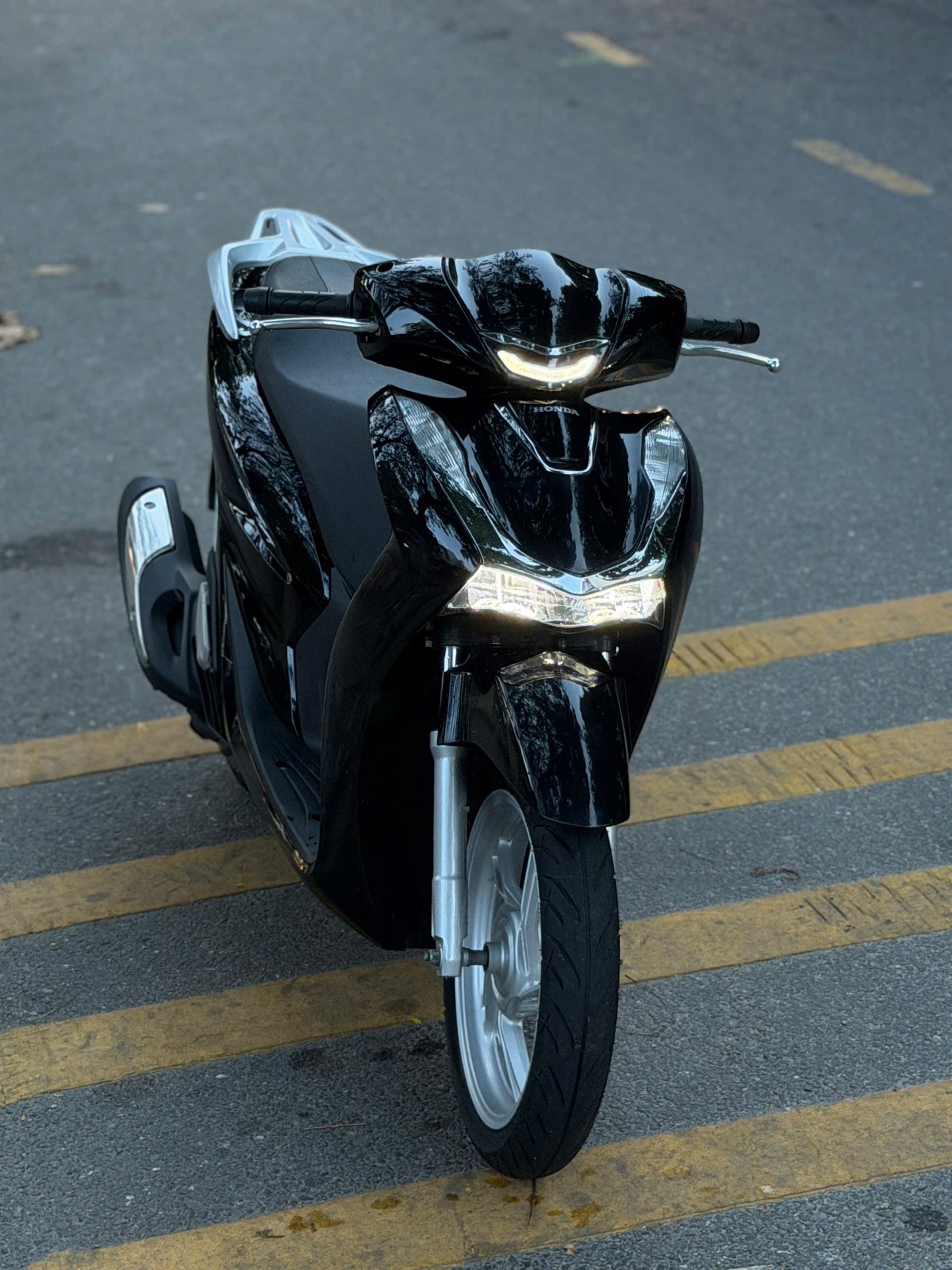 SH 125 zin keng đen bóng
