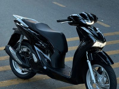 Alternative view of SH 125 zin keng đen bóng