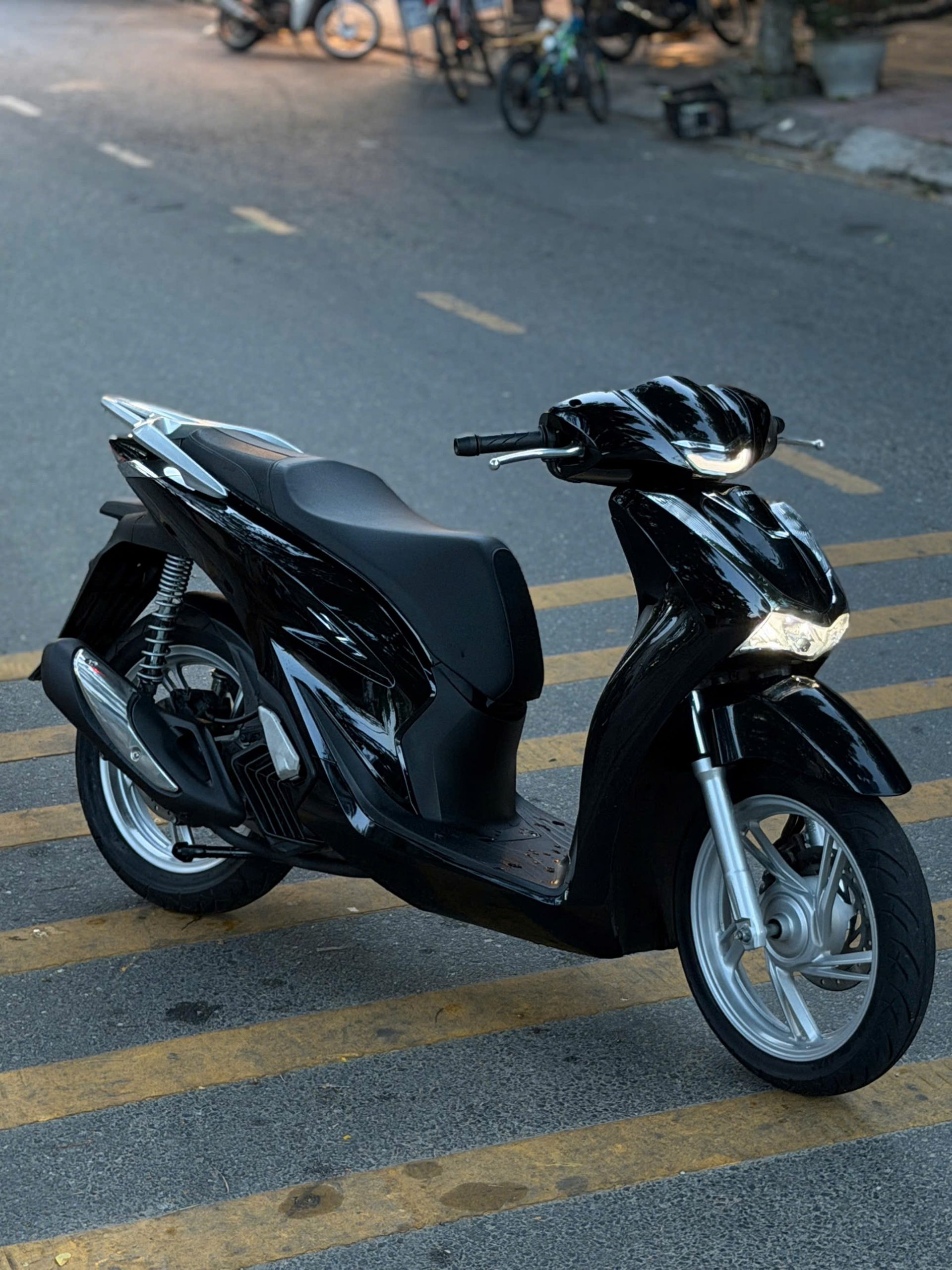 SH 125 zin keng đen bóng - Ảnh 2