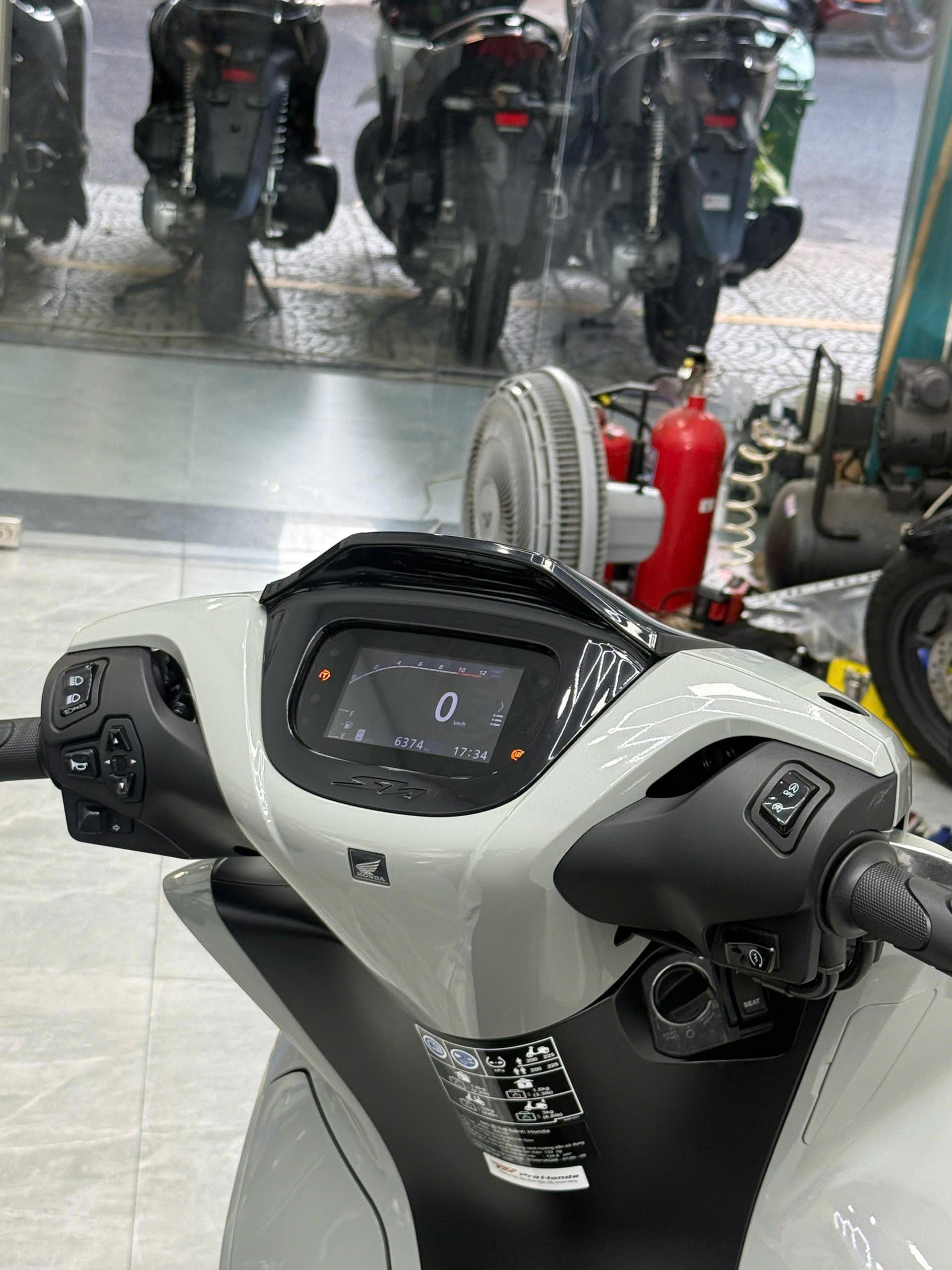 SH 125 Abs mẫu mới nhất - Ảnh 4