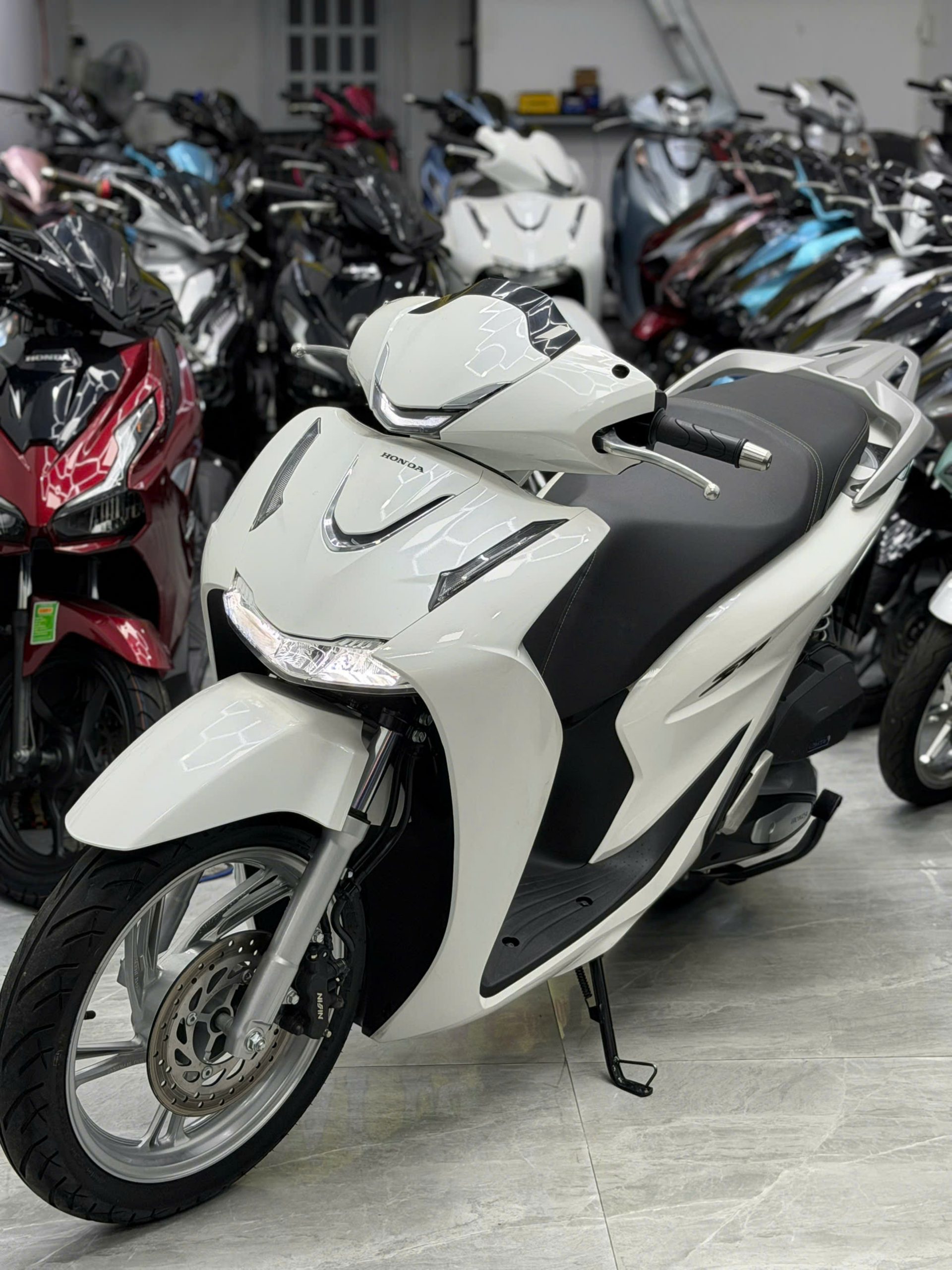 SH 125 mẫu mới siêu keng (Hồ sơ sẵn bấm số ngay) - Ảnh 4
