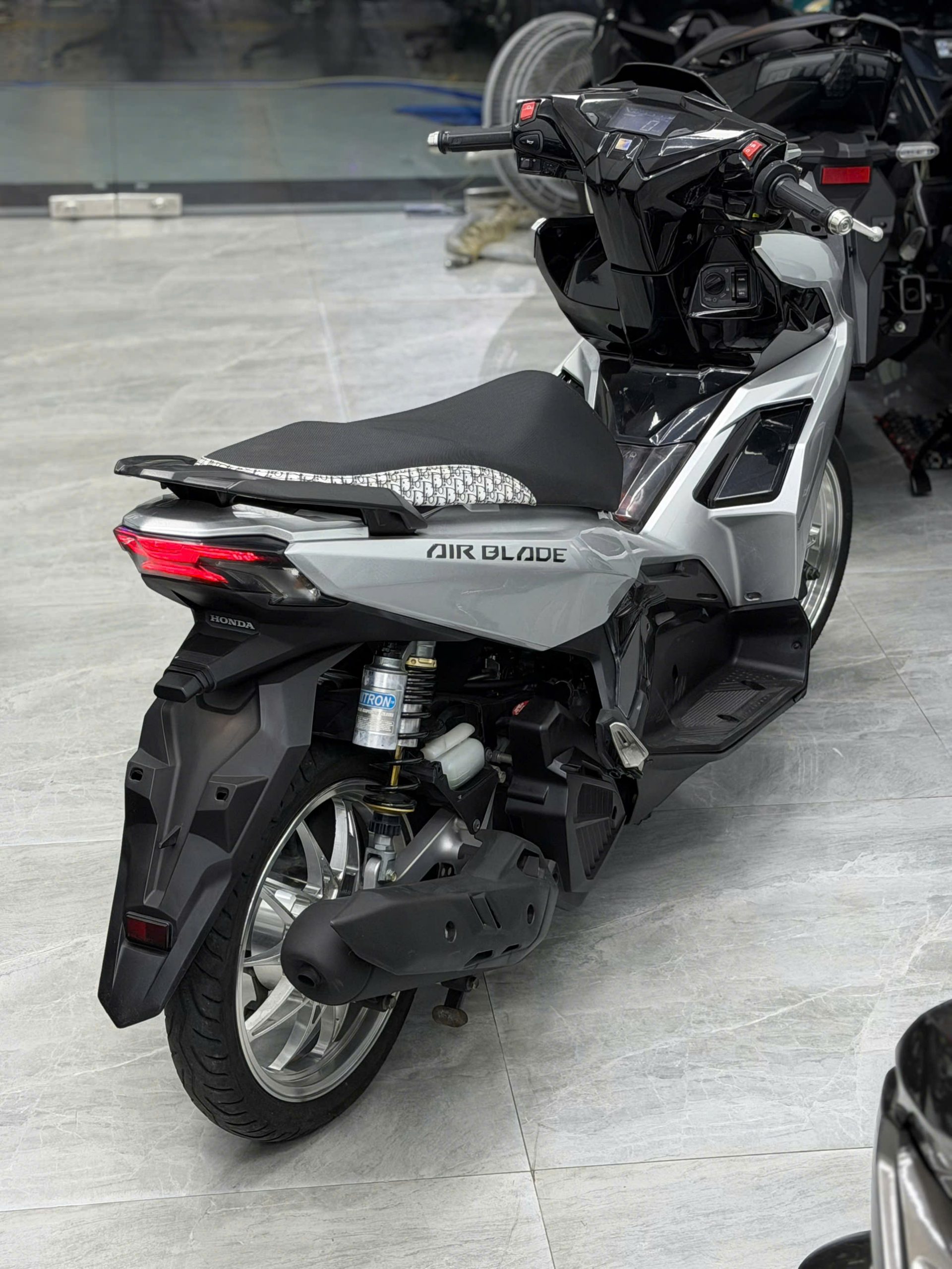 AB 125 zin kiểng nhẹ full đèn (Hồ sơ sẵn bấm số ngay) - Ảnh 4