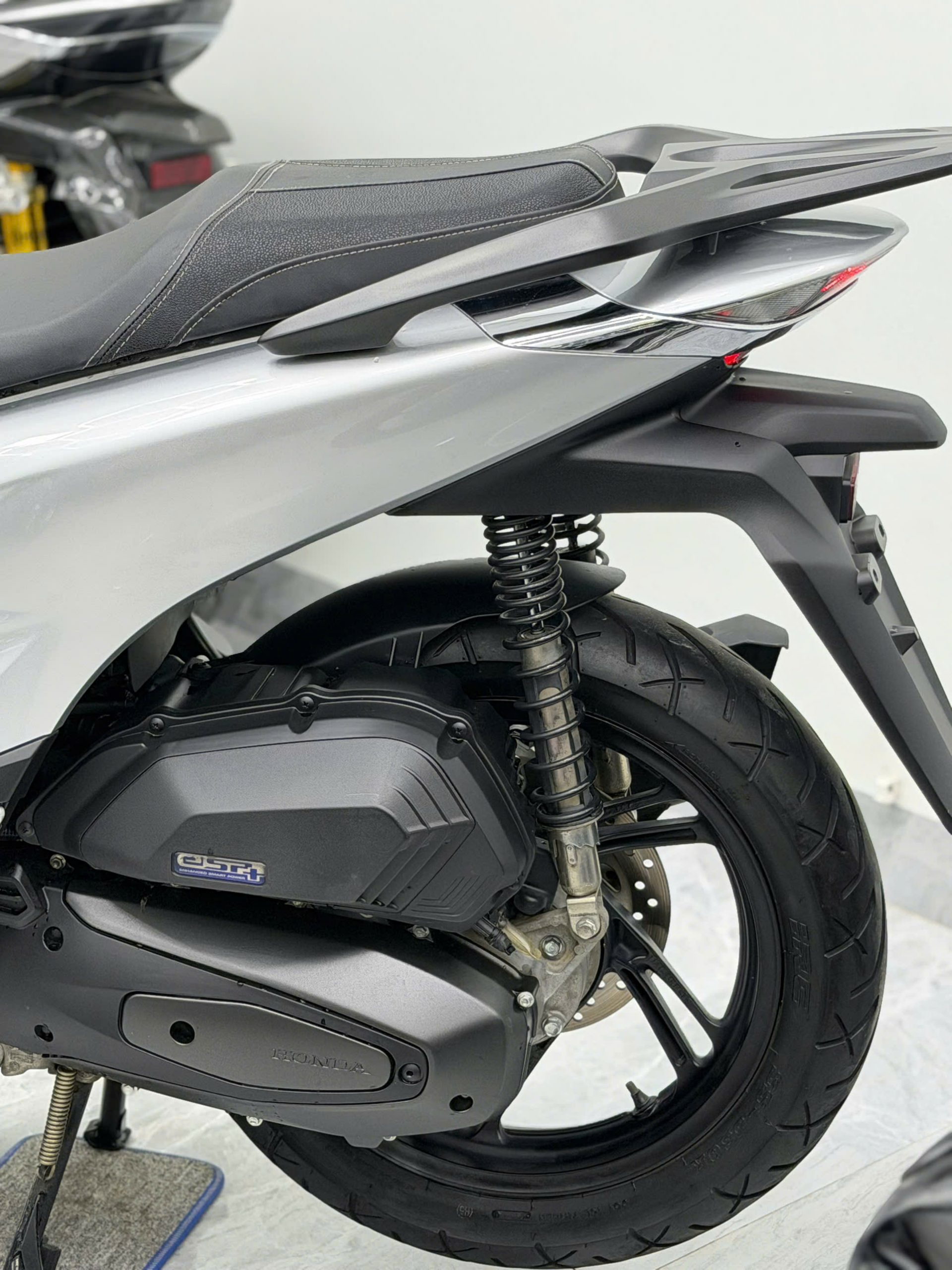 SH 125 bạc porsche (Hồ sơ sẵn bấm số ngay) - Ảnh 4