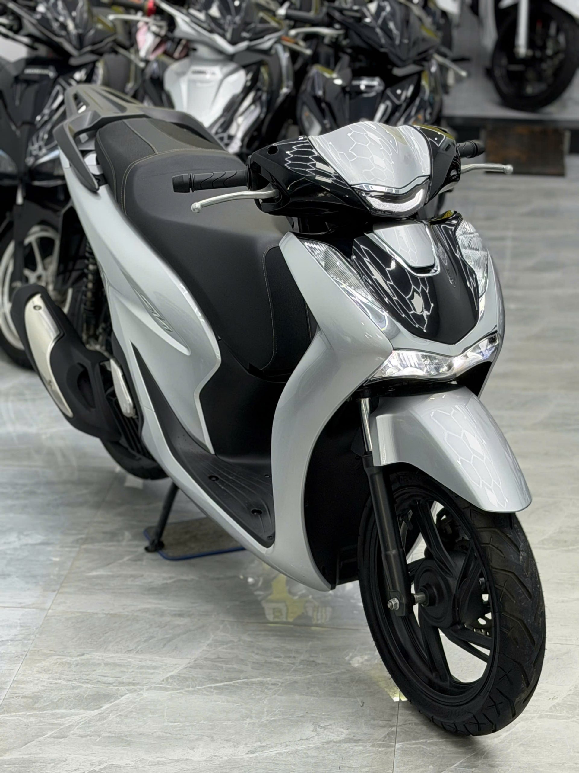SH 125 bạc porsche (Hồ sơ sẵn bấm số ngay) - Ảnh 3