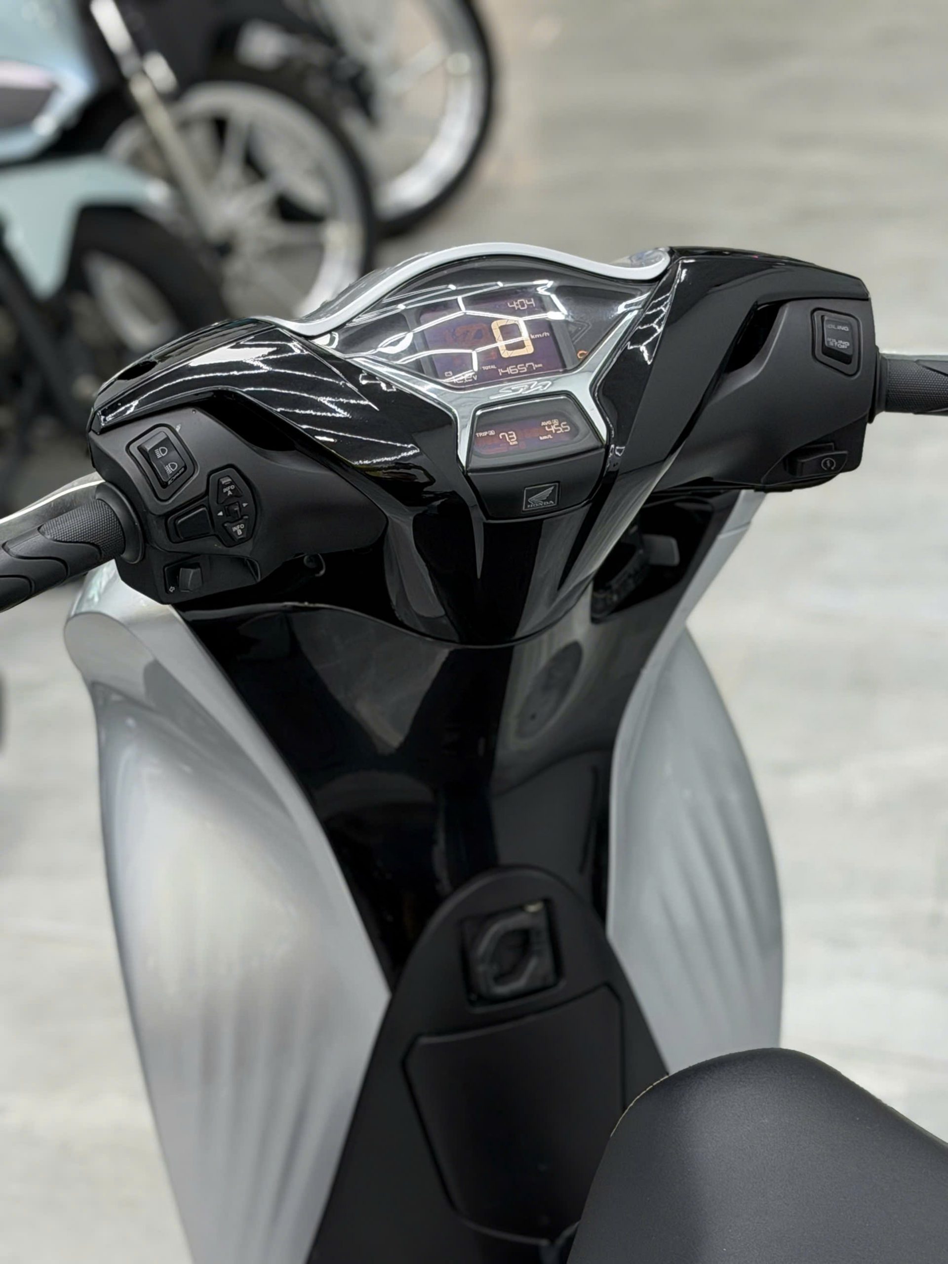 SH 125 bạc porsche (Hồ sơ sẵn bấm số ngay) - Ảnh 2