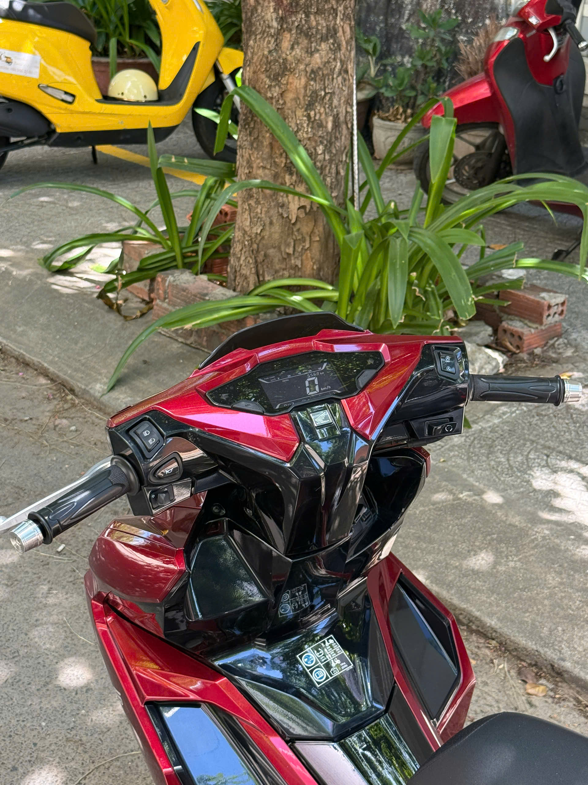 AB 125 2025 đỏ bóng zin zin - Ảnh 3