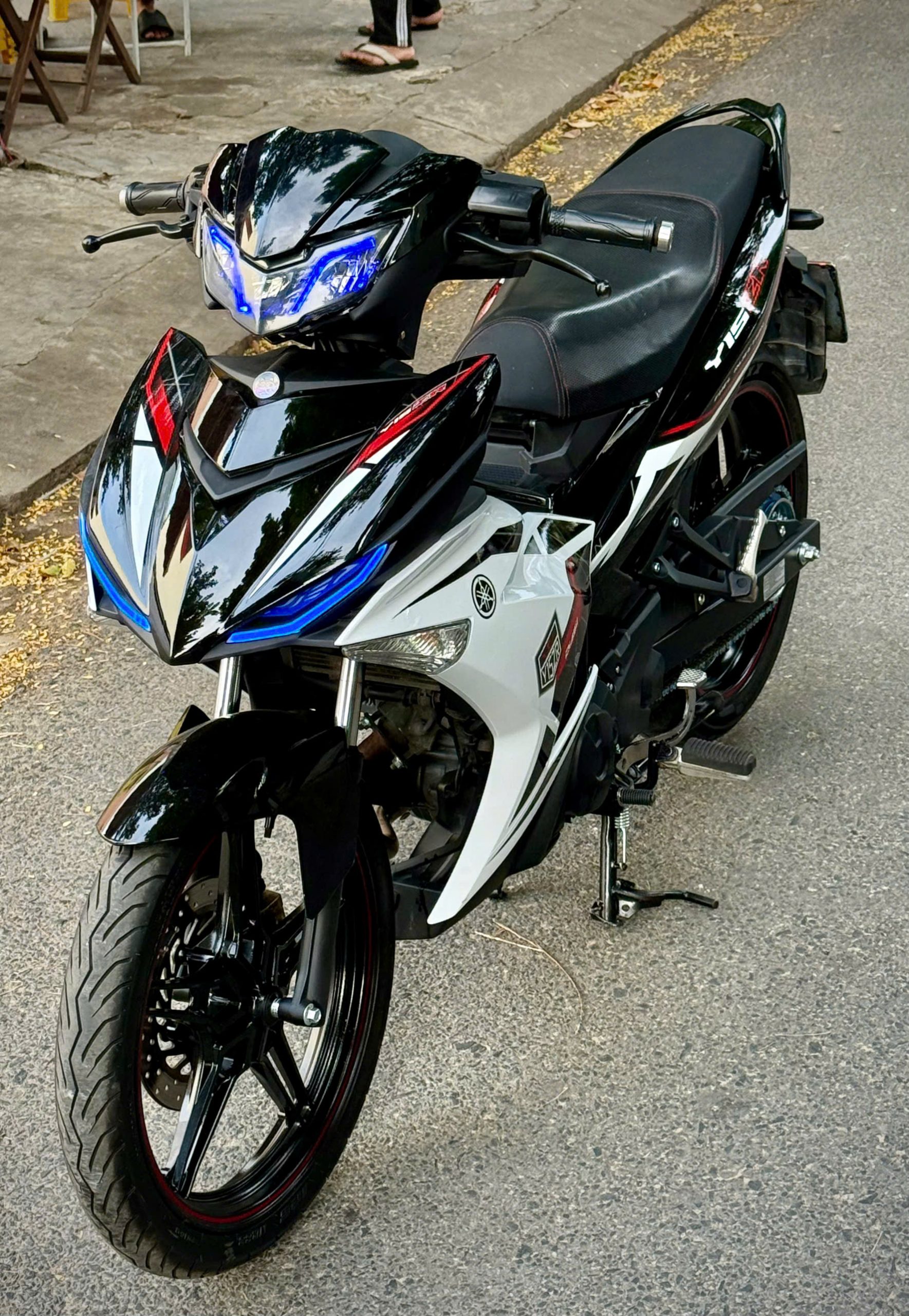 Exciter 150 up Y15zr trắng đen - Ảnh 3