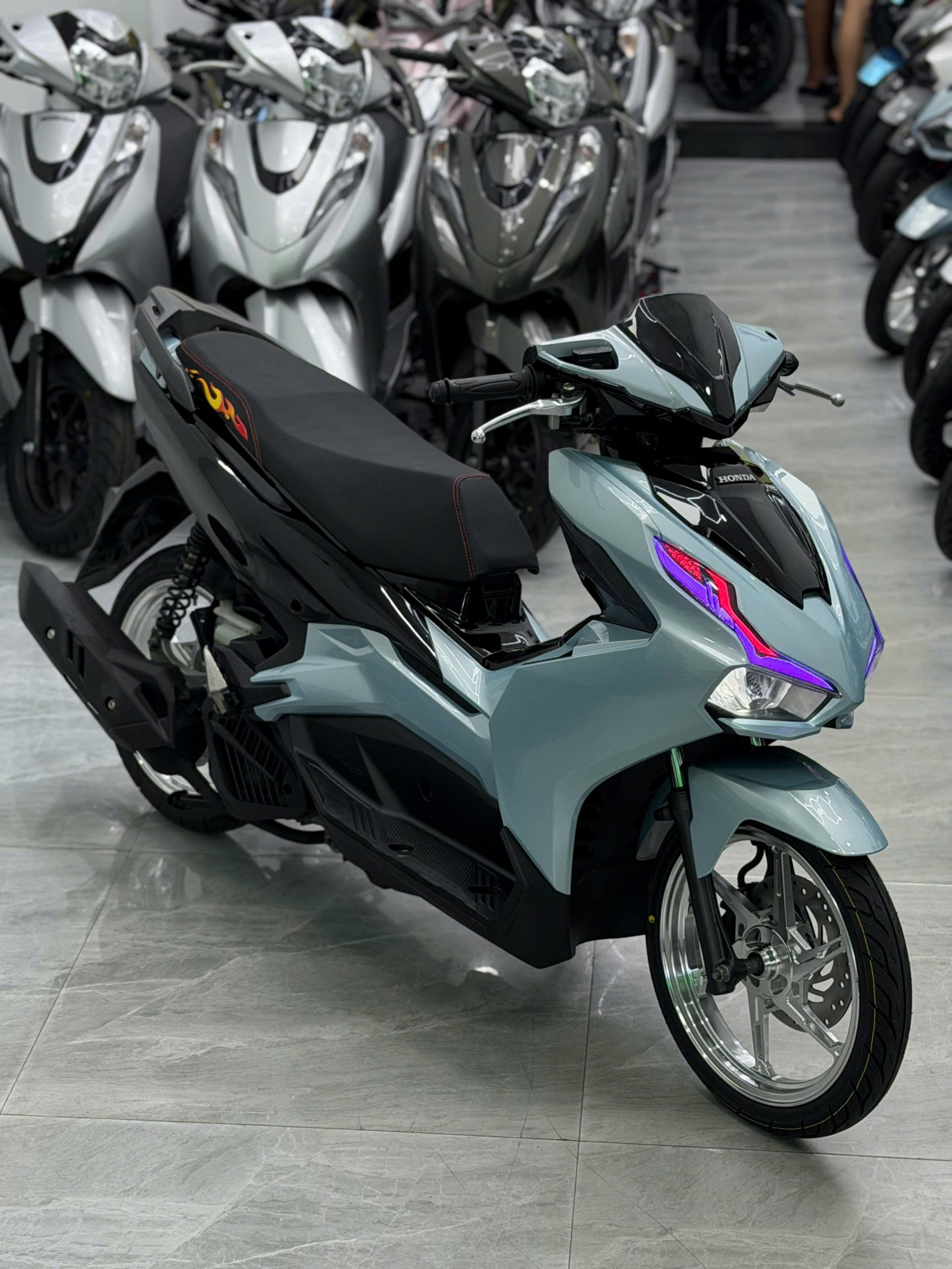 AB 125 zin kiểng (Hồ sơ cầm tay bấm số ngay)