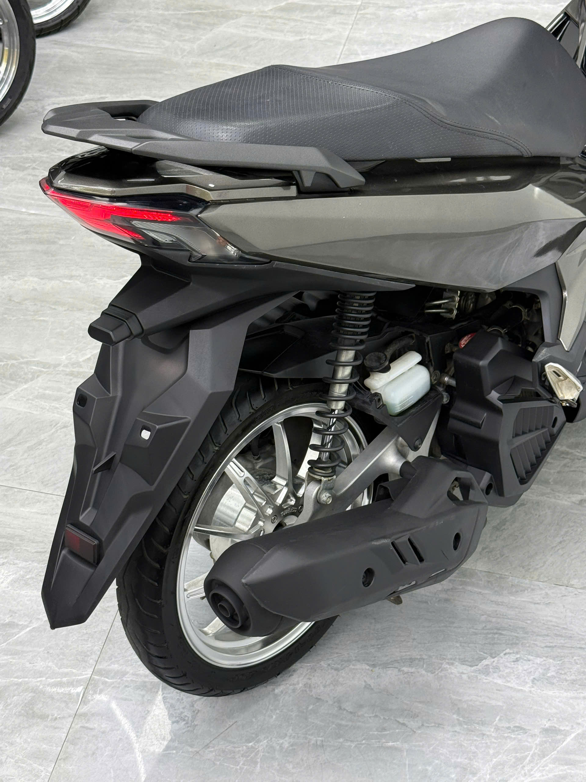 AB 150 xám lampo zin kiểng (Hồ sơ cầm tay bấm số ngay) - Ảnh 2